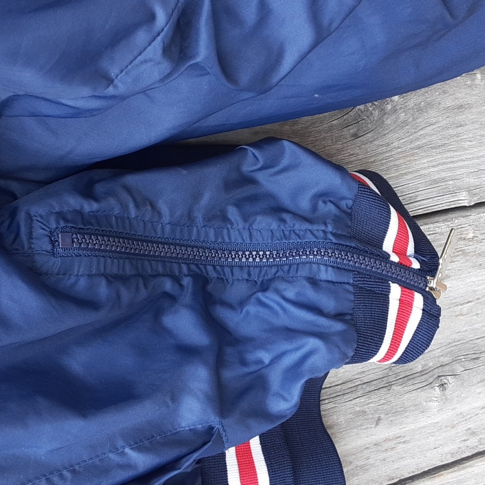 Cleveland Indians pullover jacket. - Picture 4 of 6